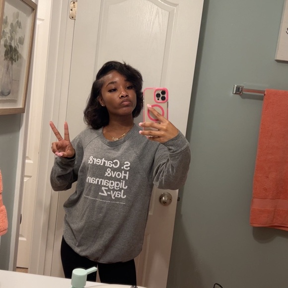 Meet your Posher, Nia - Picture 3 of 5